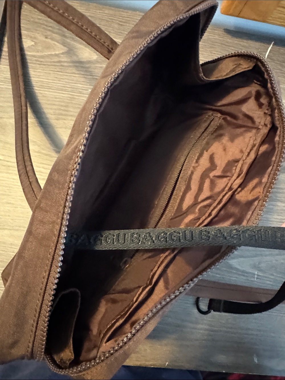 BAGGU Brown Shoulder Bag with Long Straps - Picture 5 of 7